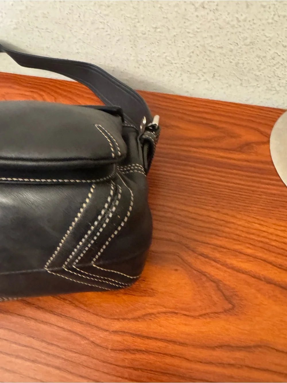 Vintage Coach Black Leather  Bag with Contrast Stitching and Buckle